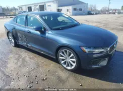 7JRA22TK5MG092678 2021 VOLVO S60