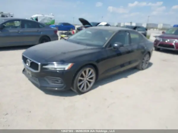 7JRA22TK6KG005058 2019 VOLVO S60 - Image 2
