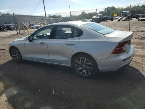 7JRA22TK6KG017355 2019 VOLVO S60 - Image 2