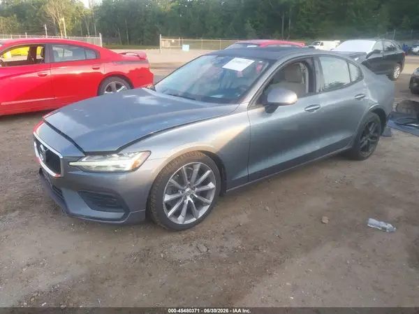 7JRA22TK6LG031659 2020 VOLVO S60 - Image 2