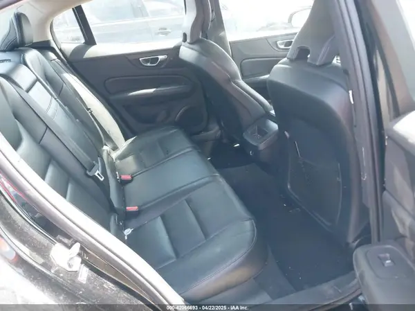 7JRA22TK6LG057386 2020 VOLVO S60 - Image 8