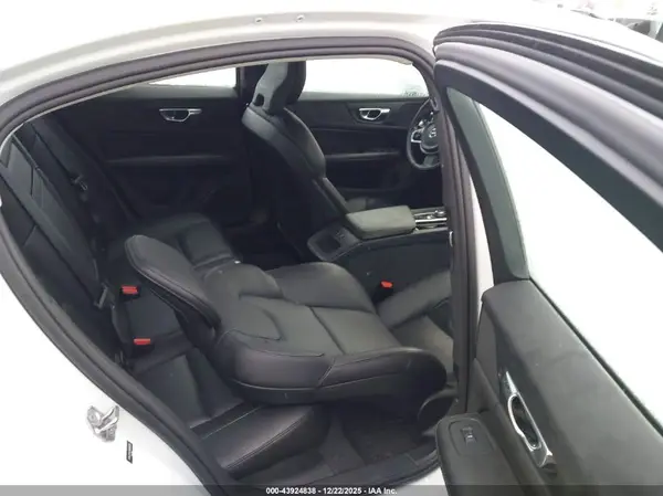 7JRA22TK6MG081298 2021 VOLVO S60 - Image 8