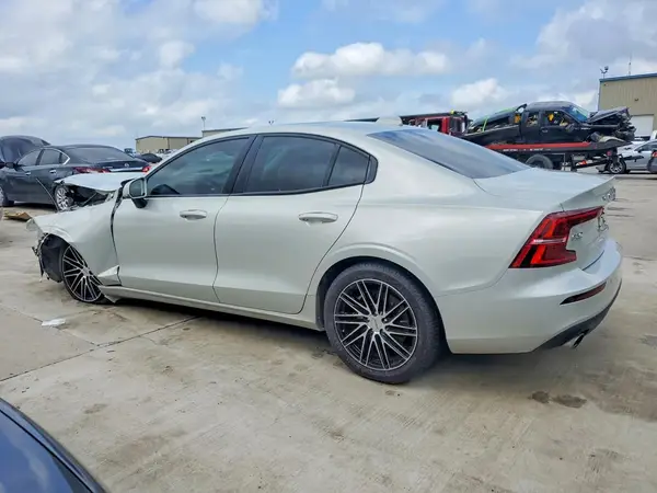 7JRA22TK7KG00354 2019 VOLVO S60 - Image 2