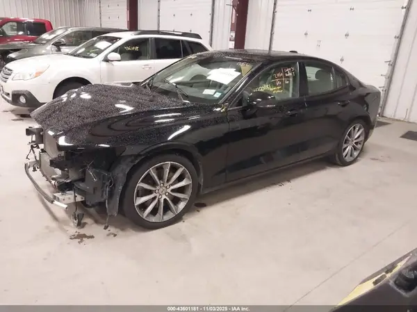 7JRA22TK7KG004078 2019 VOLVO S60 - Image 2