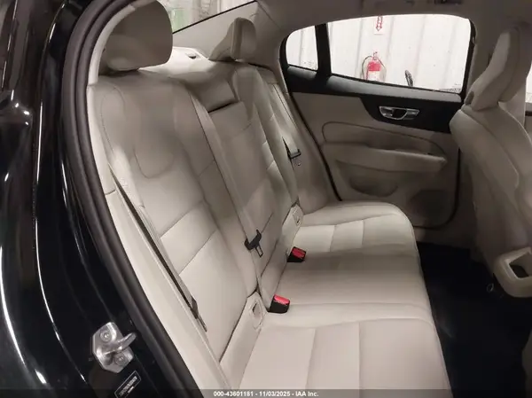 7JRA22TK7KG004078 2019 VOLVO S60 - Image 8