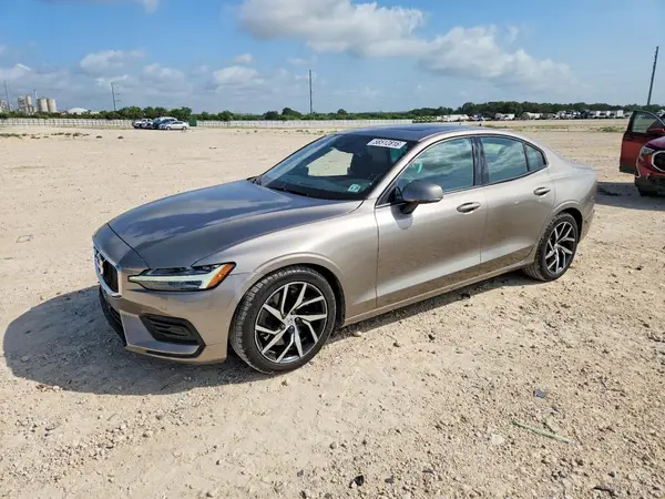 7JRA22TK7KG004999 2019 VOLVO S60 - Image 1