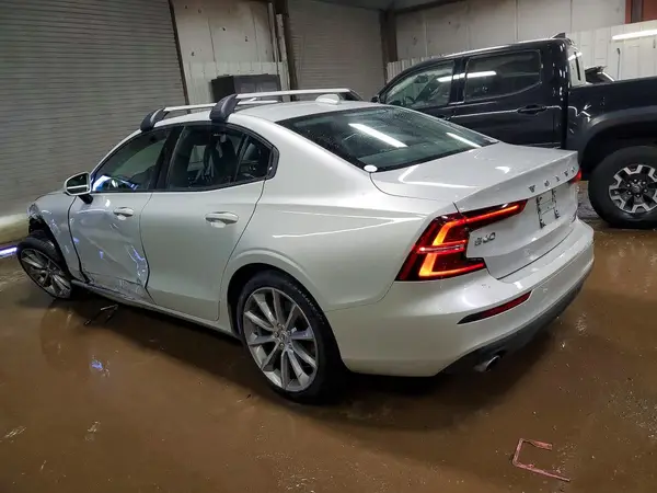 7JRA22TK7KG006333 2019 VOLVO S60 - Image 2
