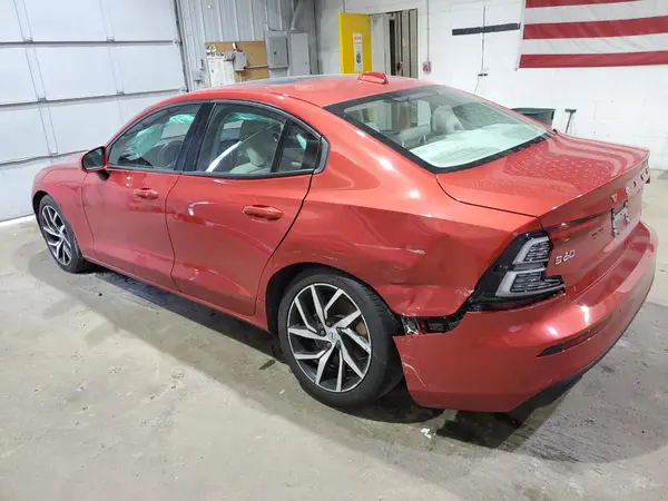 7JRA22TK7KG015775 2019 VOLVO S60 - Image 2
