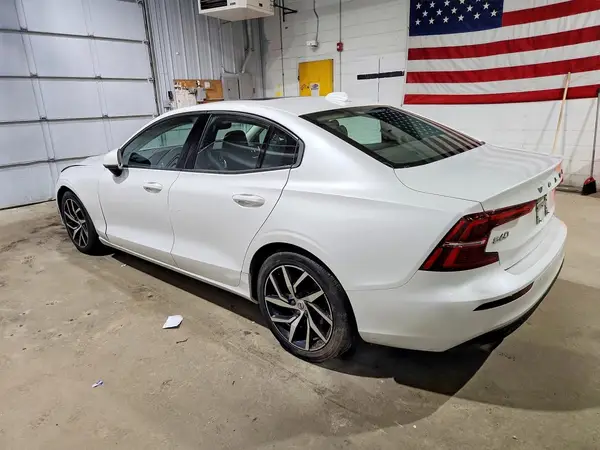 7JRA22TK7LG042069 2020 VOLVO S60 - Image 2