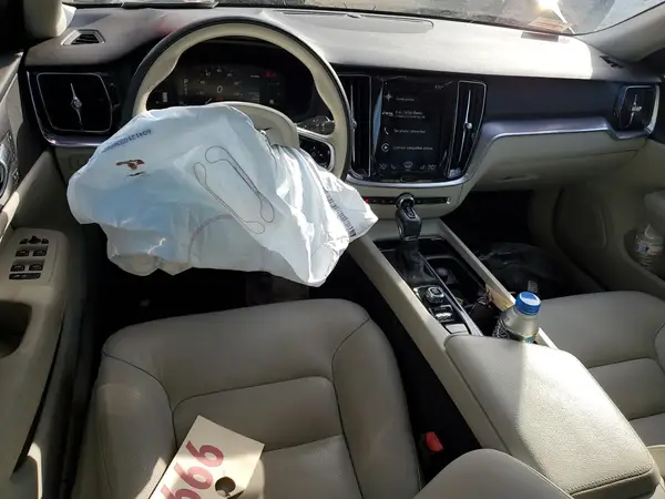 7JRA22TK8KG001545 2019 VOLVO S60 - Image 8