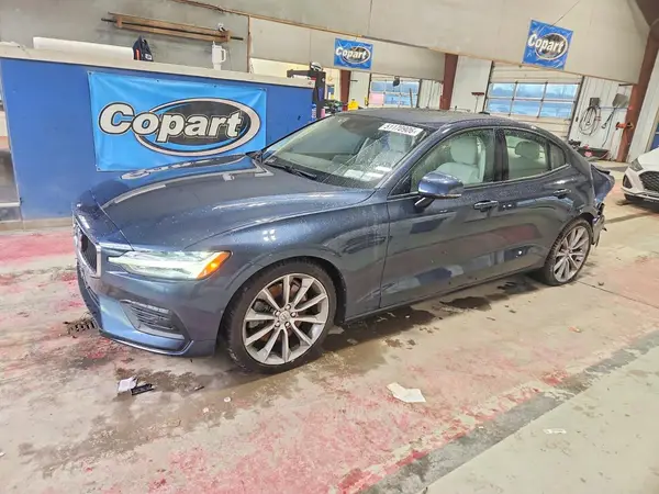 7JRA22TK8KG002484 2019 VOLVO S60 - Image 1