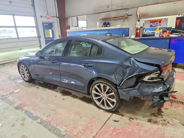 7JRA22TK8KG002484 2019 VOLVO S60 - Image 2