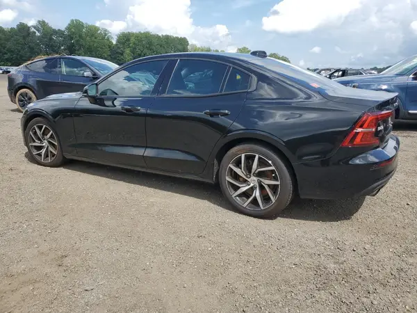 7JRA22TK8KG003330 2019 VOLVO S60 - Image 2