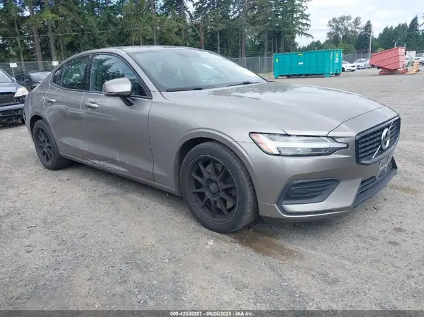 7JRA22TK8KG014408 2019 VOLVO S60 - Image 1