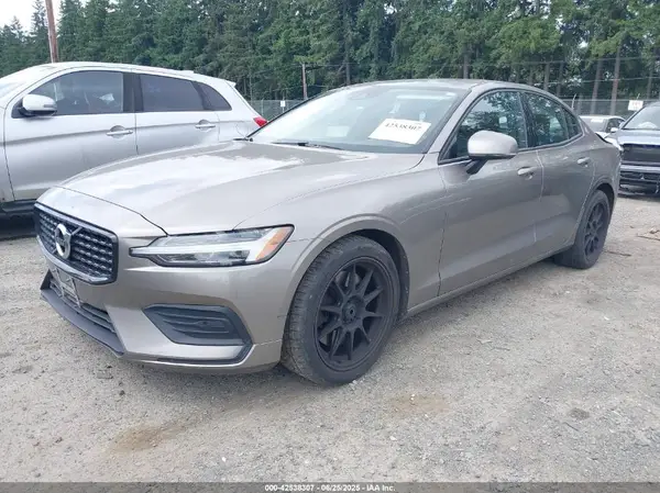 7JRA22TK8KG014408 2019 VOLVO S60 - Image 2