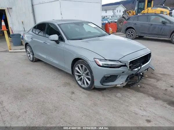 7JRA22TK8MG093159 2021 VOLVO S60 - Image 1