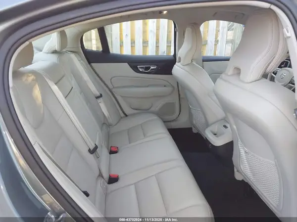7JRA22TK9KG002056 2019 VOLVO S60 - Image 8