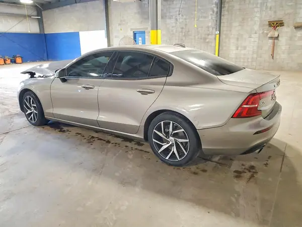 7JRA22TK9KG003143 2019 VOLVO S60 - Image 2