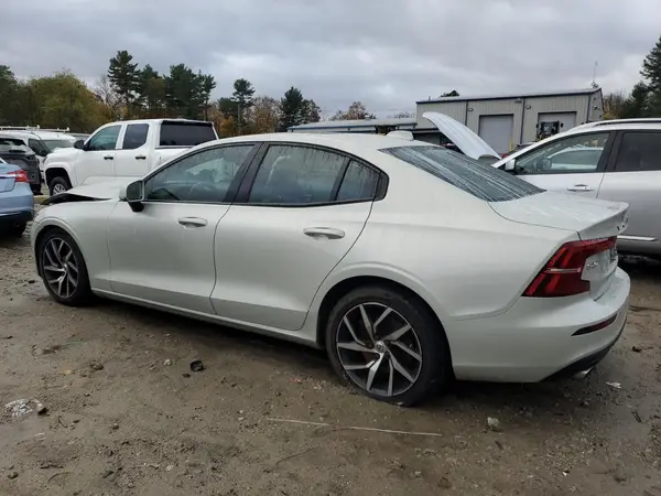 7JRA22TK9KG006625 2019 VOLVO S60 - Image 2