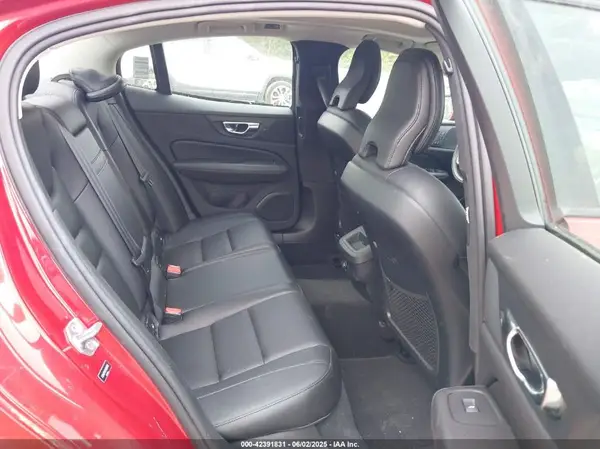 7JRA22TK9KG011761 2019 VOLVO S60 - Image 8