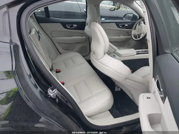 7JRA22TK9KG012778 2019 VOLVO S60 - Image 8