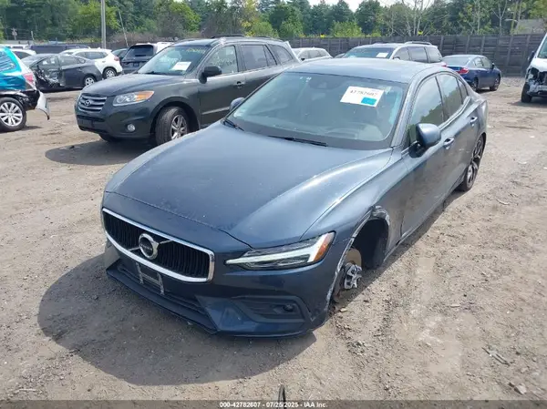 7JRA22TK9KG017723 2019 VOLVO S60 - Image 2