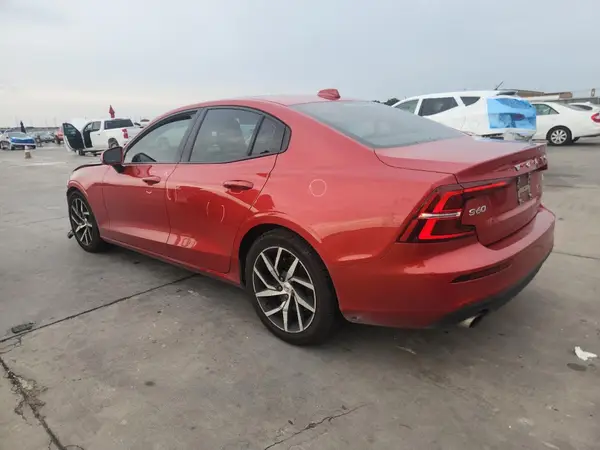 7JRA22TK9LG035558 2020 VOLVO S60 - Image 2