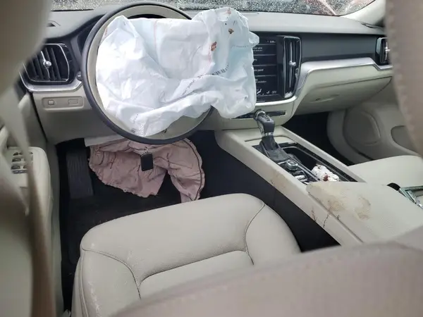 7JRA22TK9LG06557 2020 VOLVO S60 - Image 8