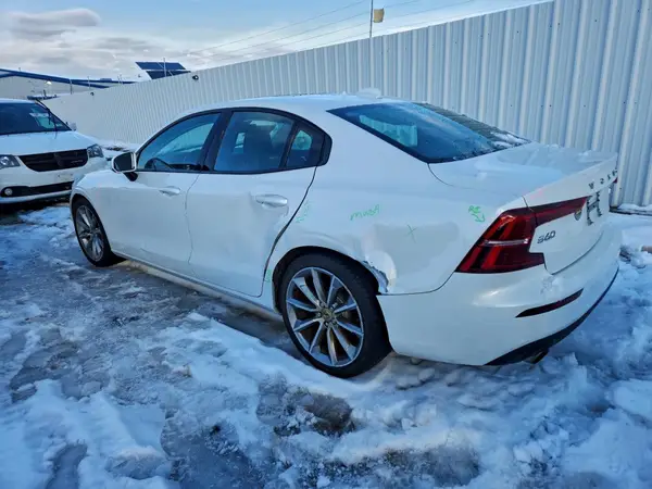 7JRA22TK9MG093039 2021 VOLVO S60 - Image 2