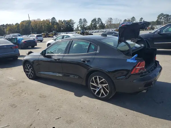 7JRA22TKXKG002714 2019 VOLVO S60 - Image 2