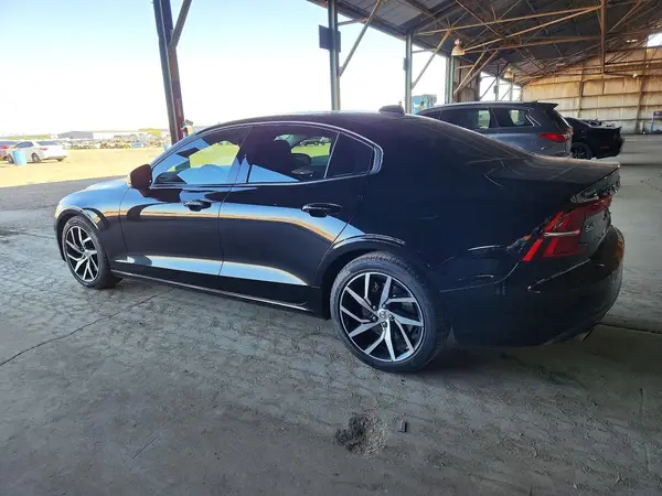 7JRA22TKXKG007430 2019 VOLVO S60 - Image 2