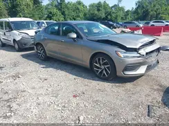 7JRA22TKXKG014443 2019 VOLVO S60