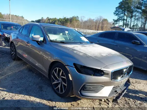 7JRA22TKXKG017522 2019 VOLVO S60 - Image 1