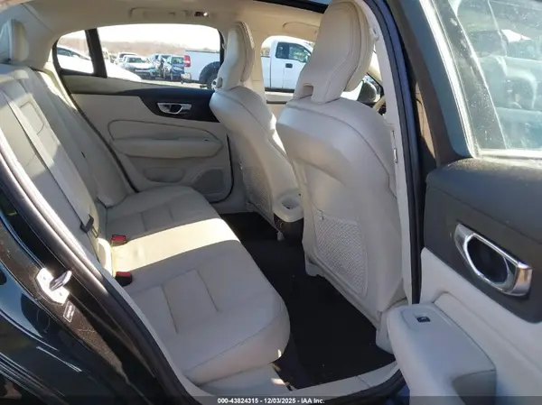 7JRA22TKXLG038744 2020 VOLVO S60 - Image 8