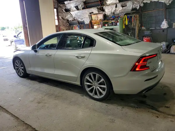 7JRA22TKXMG093017 2021 VOLVO S60 - Image 2