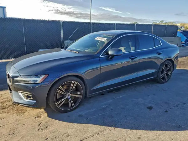 7JRA22TL0KG002830 2019 VOLVO S60 - Image 1
