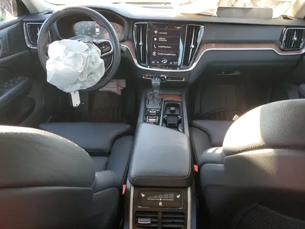 7JRA22TL2KG009181 2019 VOLVO S60 - Image 8