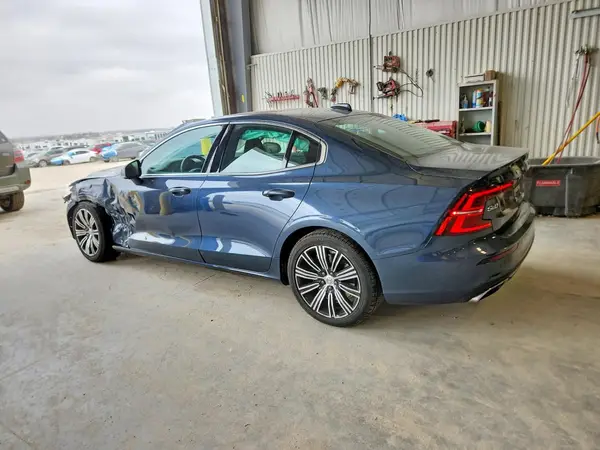 7JRA22TL2LG060486 2020 VOLVO S60 - Image 2