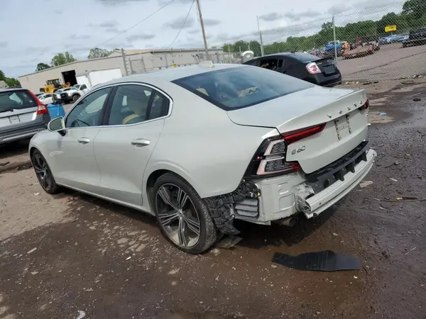 7JRA22TL3KG002238 2019 VOLVO S60 - Image 2
