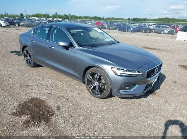 7JRA22TL4LG065415 2020 VOLVO S60 - Image 1