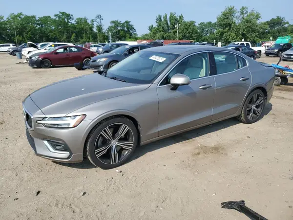 7JRA22TL5KG01759 2019 VOLVO S60 - Image 1