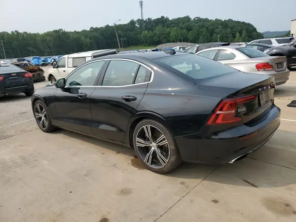 7JRA22TL6KG002573 2019 VOLVO S60 - Image 2