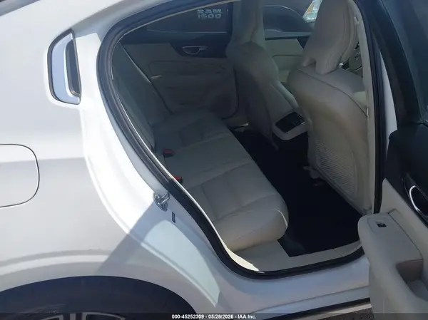 7JRA22TL8LG036662 2020 VOLVO S60 - Image 8