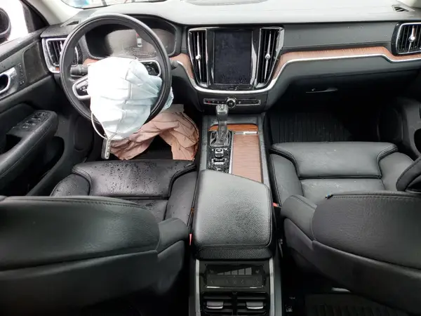 7JRA22TL9KG011560 2019 VOLVO S60 - Image 8