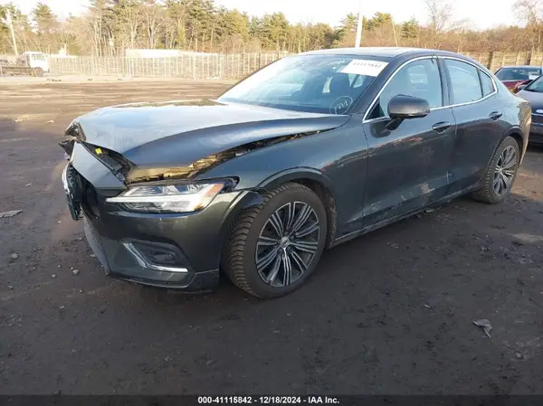 7JRA22TL9KG017617 2019 VOLVO S60 - Image 2