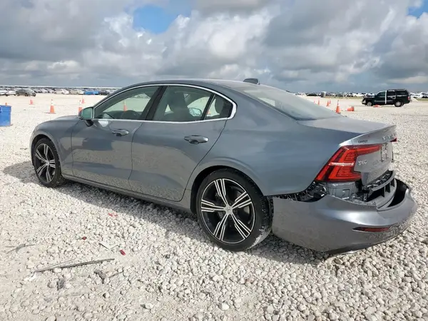 7JRA22TL9LG032491 2020 VOLVO S60 - Image 2