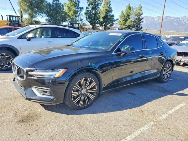 7JRA22TLXKG010420 2019 VOLVO S60 - Image 1