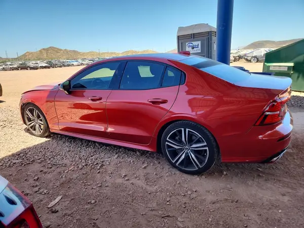 7JRA22TM0KG000620 2019 VOLVO S60 - Image 2