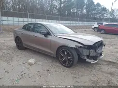 7JRA22TM0KG004179 2019 VOLVO S60