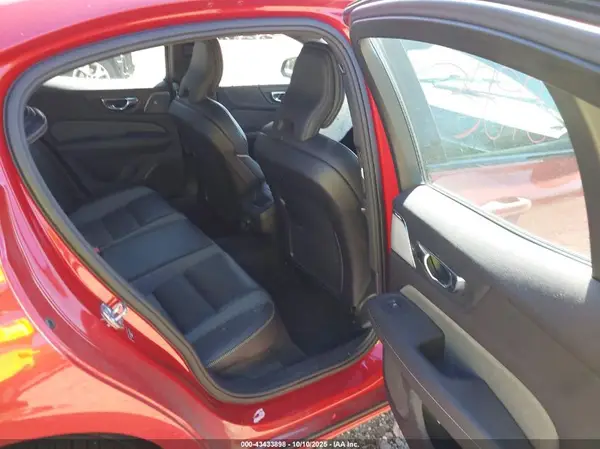 7JRA22TM0KG007258 2019 VOLVO S60 - Image 8